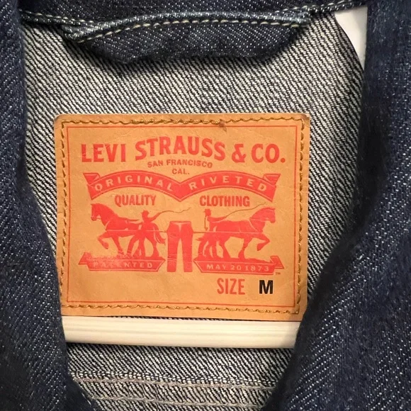 Levi's Men's Trucker Denim Jacket in Rinse Blue Size Medium - Picture 3 of 3